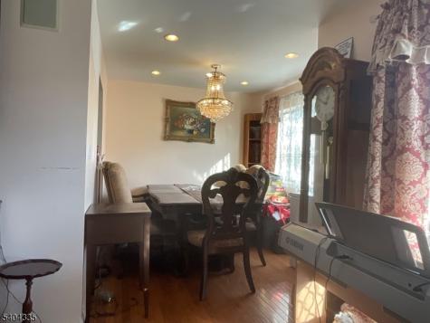 1190 W St George Linden NJ 07036
