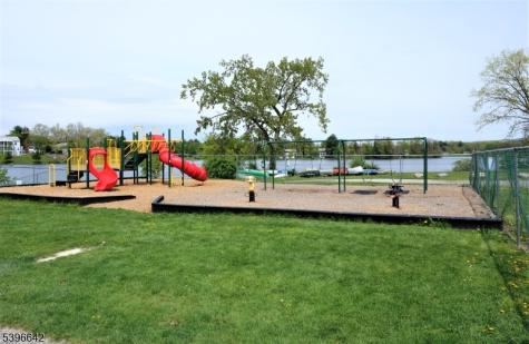 384 Lake Shore South Montague NJ 07827