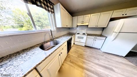 384 Lake Shore South Montague NJ 07827