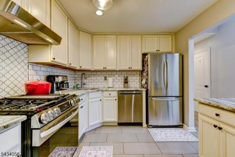 121 Woodward Lane Bernards NJ 07920