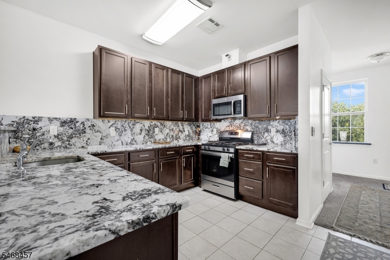 16 Paulina Place Franklin NJ 08873