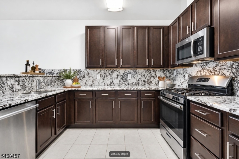 16 Paulina Place Franklin NJ 08873