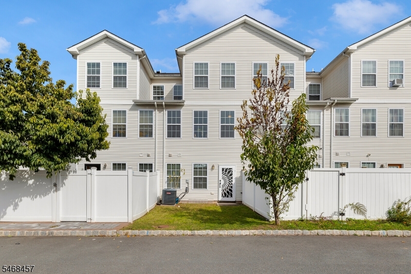 16 Paulina Place Franklin NJ 08873