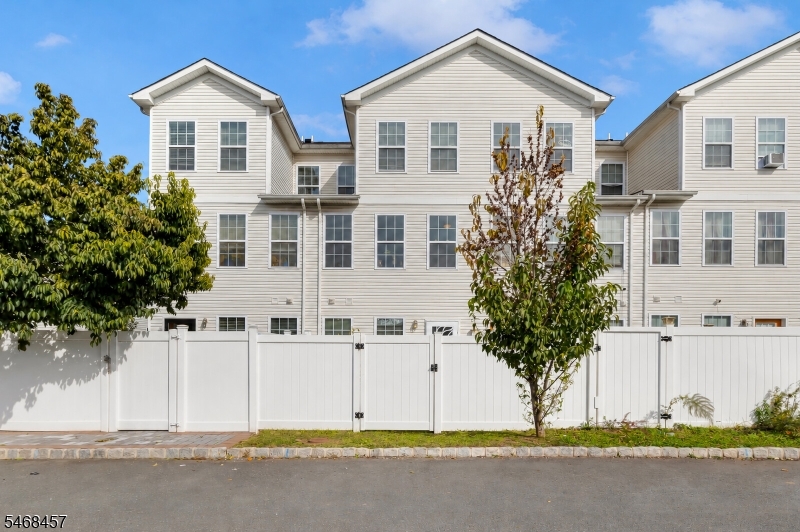 16 Paulina Place Franklin NJ 08873