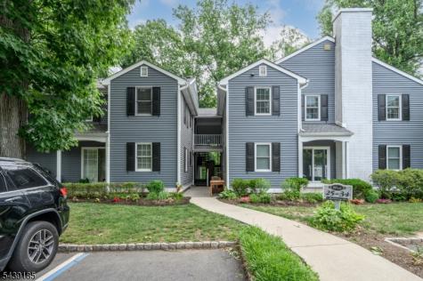 28 Countryside Dr Ondo Bernards NJ 07920