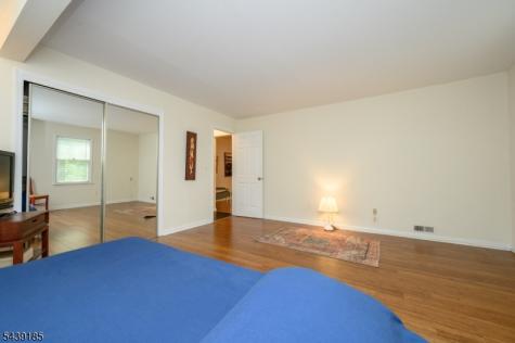 28 Countryside Dr Ondo Bernards NJ 07920