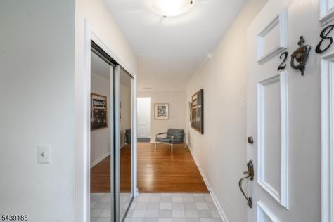 28 Countryside Dr Ondo Bernards NJ 07920