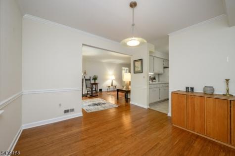 28 Countryside Dr Ondo Bernards NJ 07920