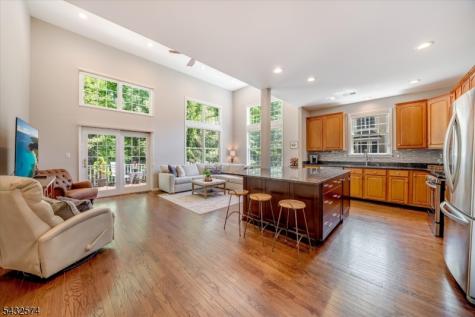 18 Wyckoff Way Chester NJ 07930