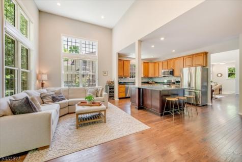18 Wyckoff Way Chester NJ 07930