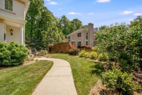 18 Wyckoff Way Chester NJ 07930