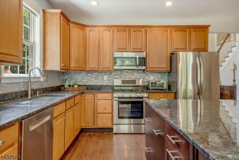 18 Wyckoff Way Chester NJ 07930