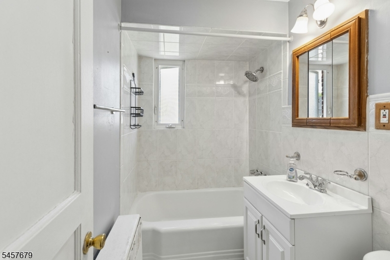 43 A Parkway Village Cranford NJ 07016