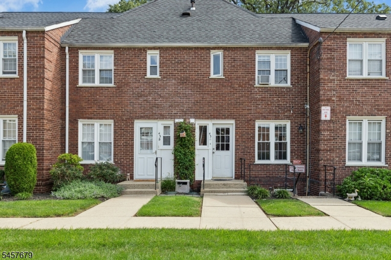 43 A Parkway Village Cranford NJ 07016