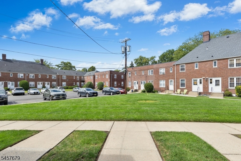 43 A Parkway Village Cranford NJ 07016