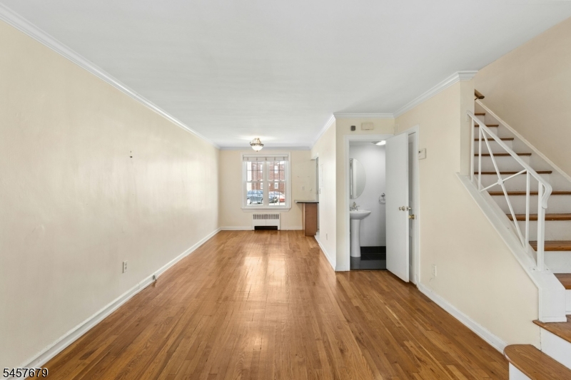 43 A Parkway Village Cranford NJ 07016