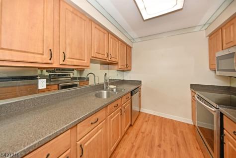 101 River Road Nutley NJ 07110