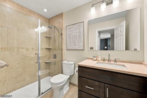 206 Shearwater Ct Unit 51 Jersey City NJ 07305