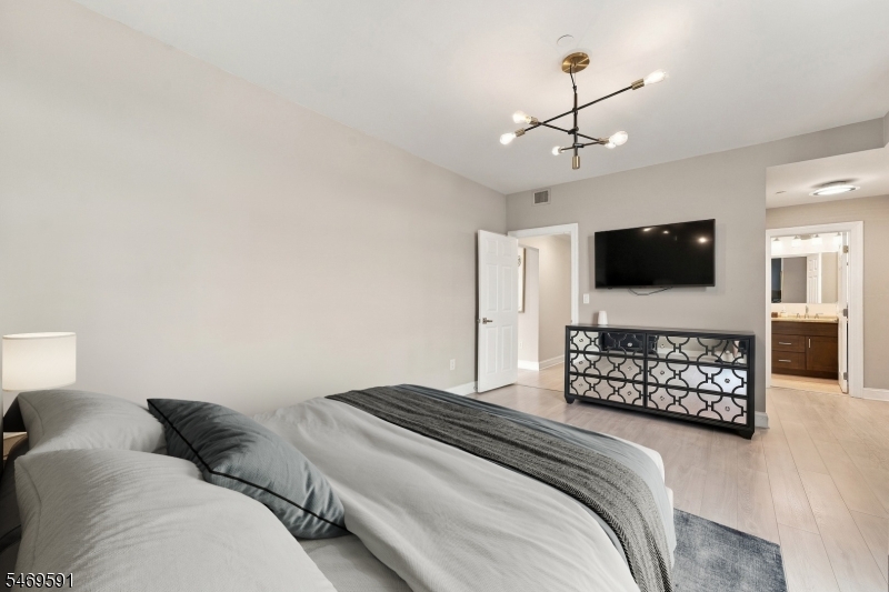 206 Shearwater Ct Unit 51 Jersey City NJ 07305