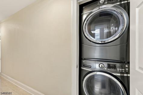 206 Shearwater Ct Unit 51 Jersey City NJ 07305