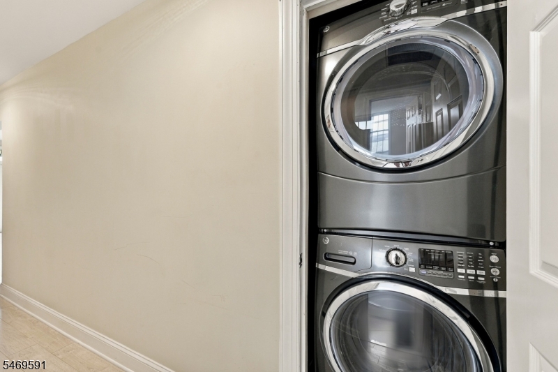 206 Shearwater Ct Unit 51 Jersey City NJ 07305