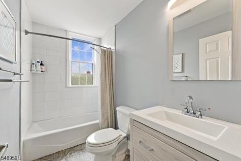 206 Shearwater Ct Unit 51 Jersey City NJ 07305