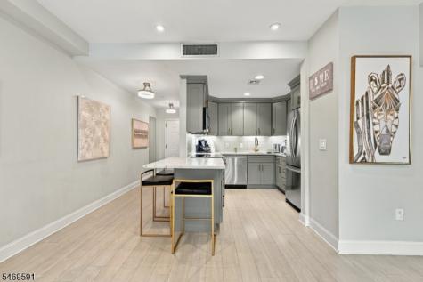 206 Shearwater Ct Unit 51 Jersey City NJ 07305