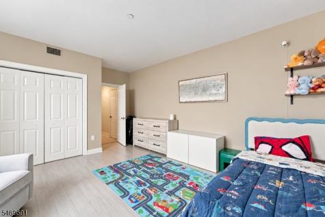 206 Shearwater Ct Unit 51 Jersey City NJ 07305