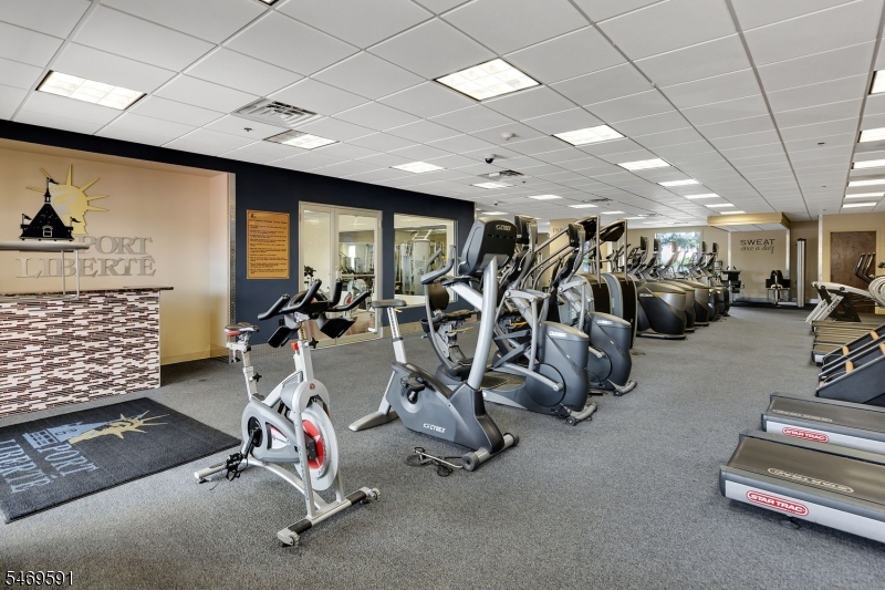 206 Shearwater Ct Unit 51 Jersey City NJ 07305