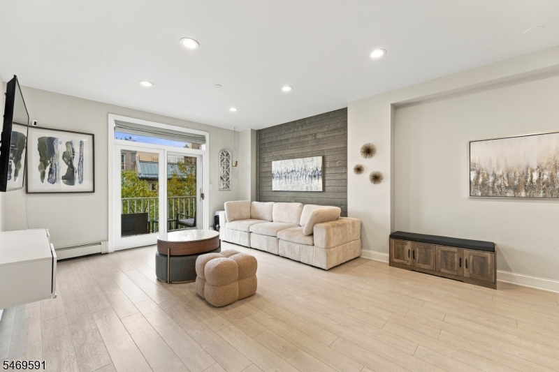 206 Shearwater Ct Unit 51 Jersey City NJ 07305