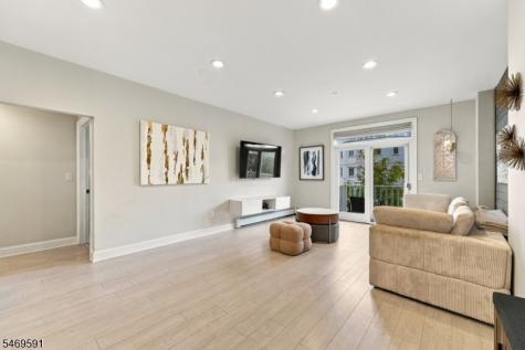 206 Shearwater Ct Unit 51 Jersey City NJ 07305