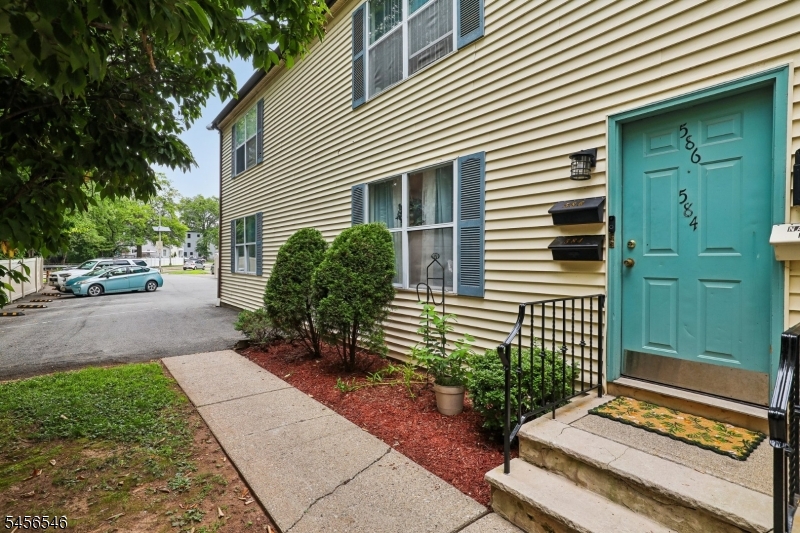 584 Thomas Boulevard East Orange NJ 07017