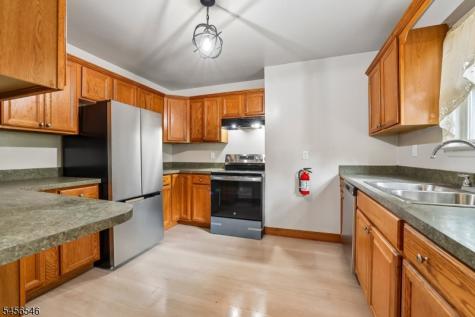 584 Thomas Boulevard East Orange NJ 07017