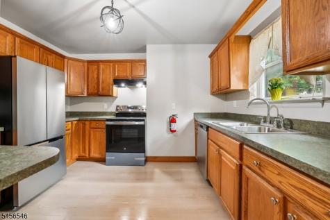 584 Thomas Boulevard East Orange NJ 07017