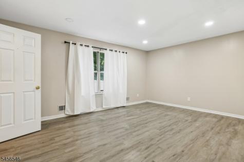 584 Thomas Boulevard East Orange NJ 07017