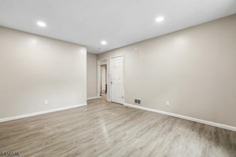 584 Thomas Boulevard East Orange NJ 07017