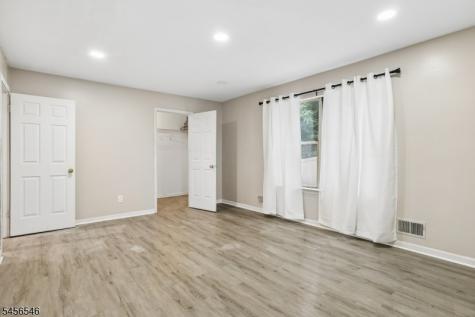 584 Thomas Boulevard East Orange NJ 07017
