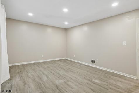 584 Thomas Boulevard East Orange NJ 07017