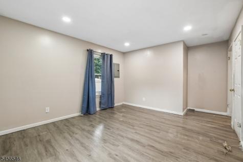 584 Thomas Boulevard East Orange NJ 07017