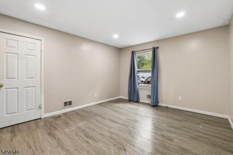 584 Thomas Boulevard East Orange NJ 07017