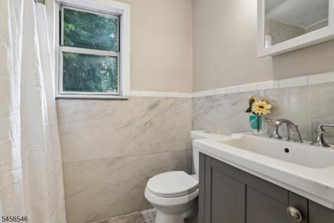 584 Thomas Boulevard East Orange NJ 07017