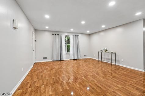 584 Thomas Boulevard East Orange NJ 07017