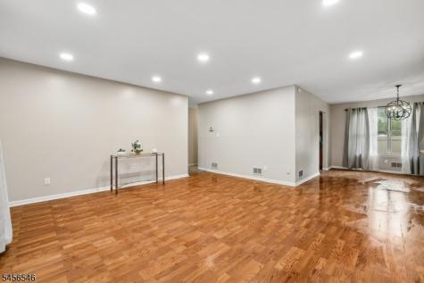 584 Thomas Boulevard East Orange NJ 07017