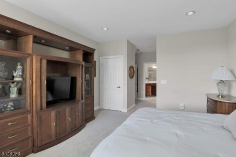 284 Victoria Drive Bridgewater NJ 08807