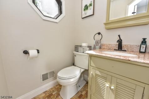 15 Brookside Heights Wanaque NJ 07465