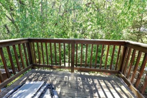 15 Brookside Heights Wanaque NJ 07465
