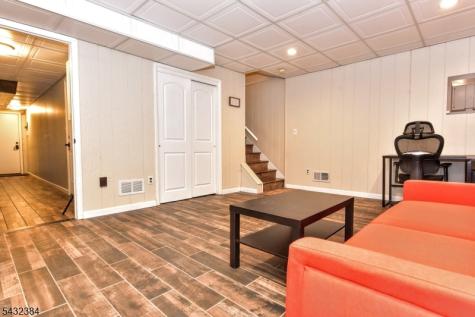 15 Brookside Heights Wanaque NJ 07465