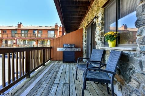 15 Brookside Heights Wanaque NJ 07465