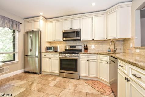 15 Brookside Heights Wanaque NJ 07465