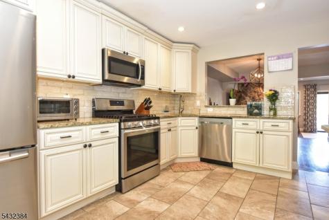 15 Brookside Heights Wanaque NJ 07465